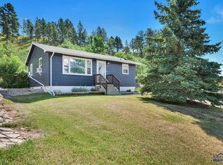 1916 Hillsview Dr, Rapid City, SD 57702