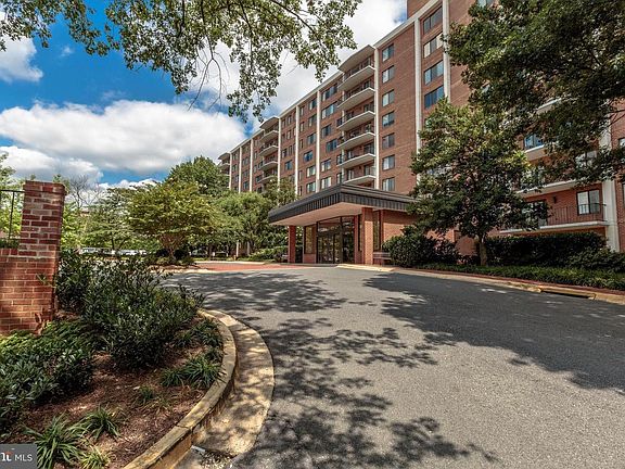 4th image of 3101 New Mexico Ave NW APT 1104