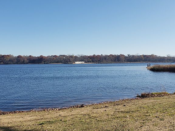 5th image of 481 Blue Springs Dr