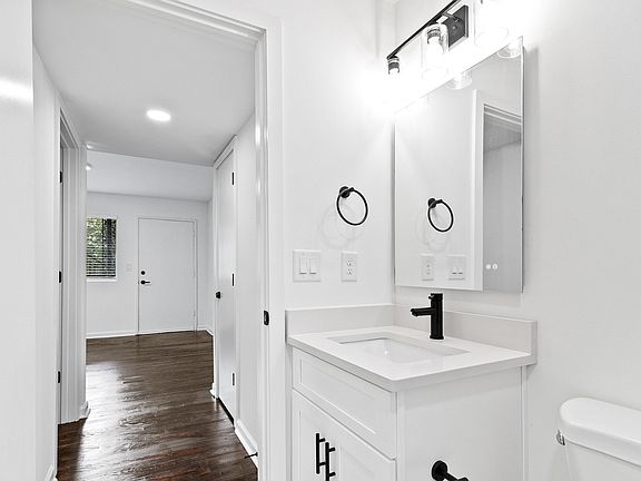 5th image of 880 Briarcliff Ter NE #7