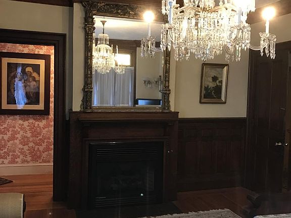 Working gas fireplace