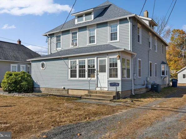 31-33 Carroll Ave, Williamstown, NJ 08094