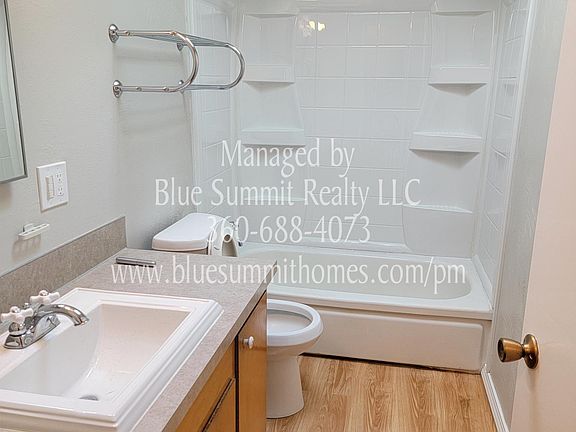 5th image of 912 Rogers St NW