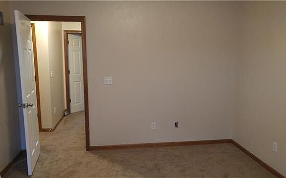 2nd image of 931-33 Bunting Ln
