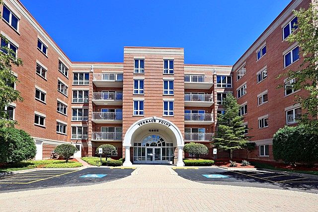 1st image of 4655 N Cumberland Ave APT 313