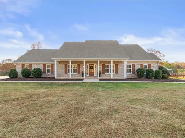 1541 Peoples Creek Rd, Advance, NC 27006