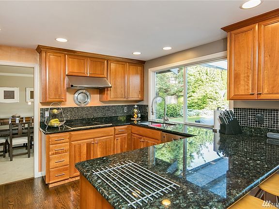 5th image of 20530 NE 34th Pl