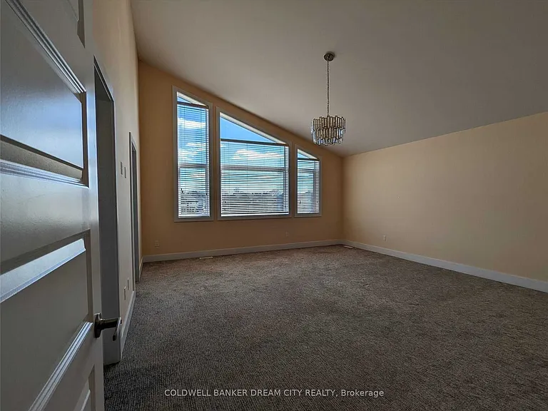 1236 Medway Park Dr — Photo 4