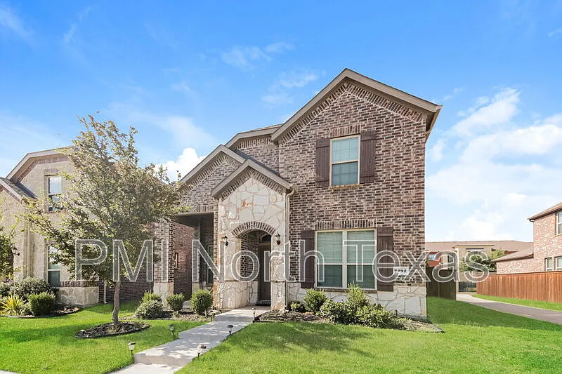 4 bed, 3.0 bath, 2250 sqft, $2,400 — Photo 4