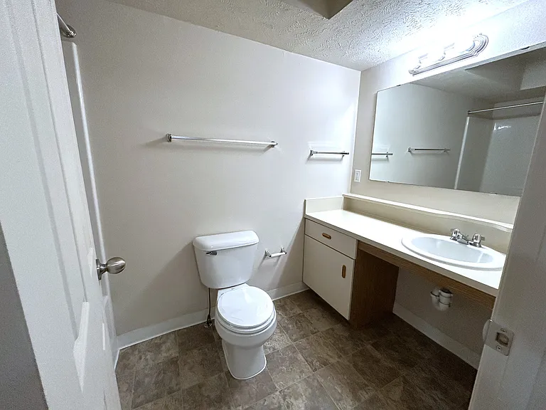 Heatherwood Apartments — Photo 34