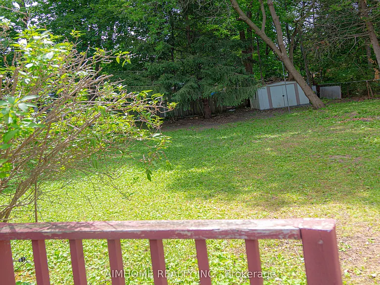 9890 Bayview Ave — Photo 22