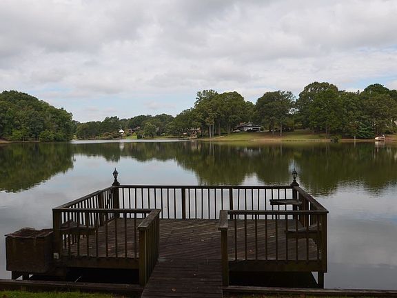 4th image of 126 Vista Dr
