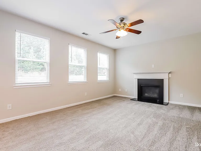 320 Fern Ct — Photo 7