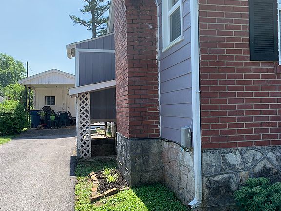 3rd image of 1100 Jones Dr