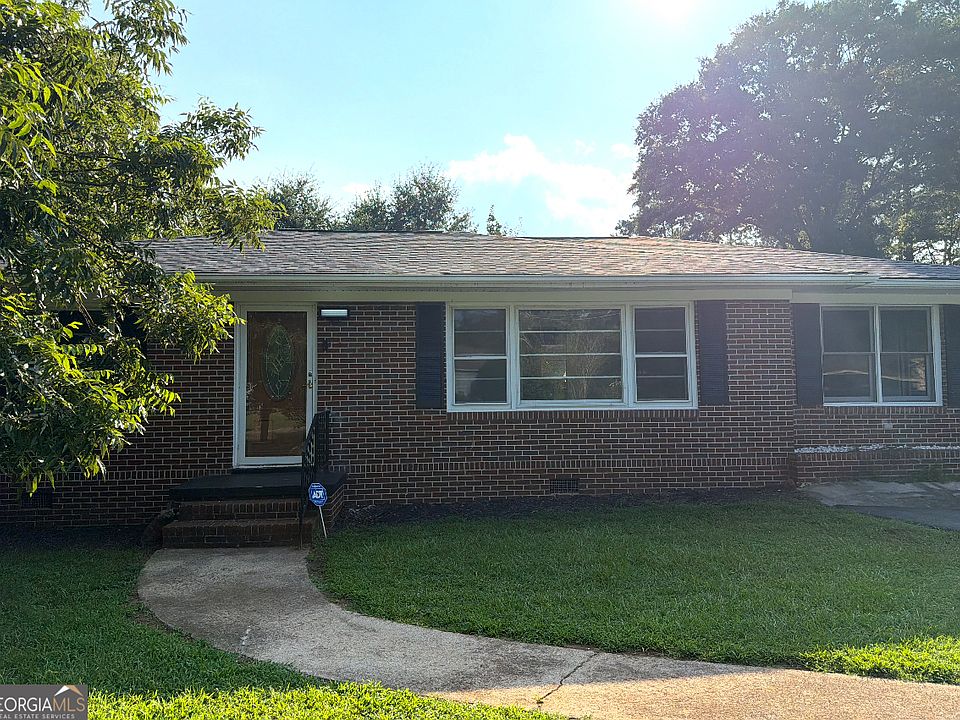 1st image of 260 Ellen St