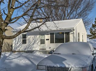 6910 Pinkney St, Omaha, NE 68104