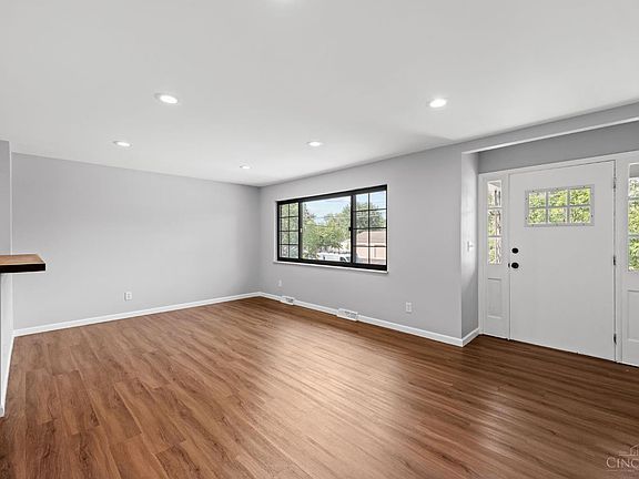 2nd image of 2121 Dale Rd