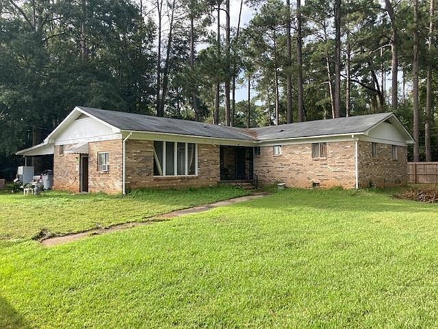 1st image of 609 Pinecove Dr