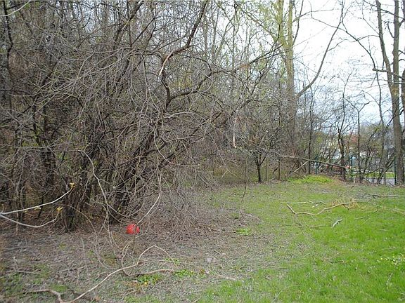 3rd image of 240 Waldorf Pkwy