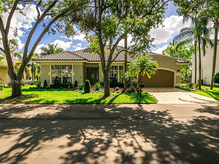 3799 Lancewood Dr — Photo 32