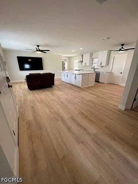 3 bed, 1.5 bath, 1300 sqft, $2,750 — Photo 3