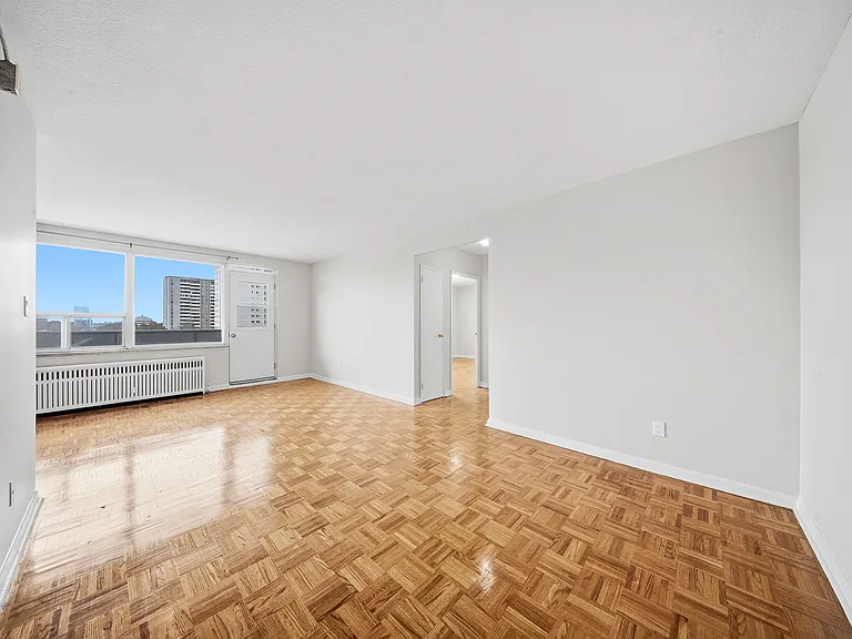 2275 Victoria Park Ave — Photo 1