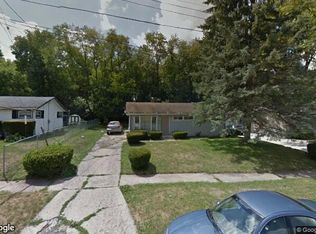 2004 Knowlton St, Rockford, IL 61102