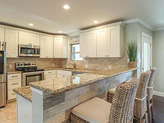 5th image of 708 Sarazen Dr