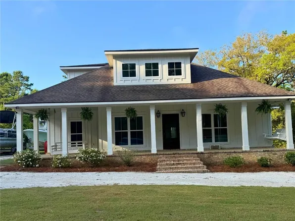 29042 Josephine Dr, Elberta, AL 36530