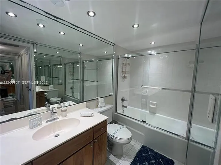 5161 Collins Avenue Cu #1711 — Photo 13