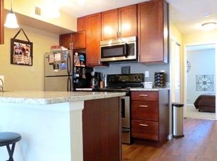 1160 Town Centre Dr APT 04, Eagan, MN 55123