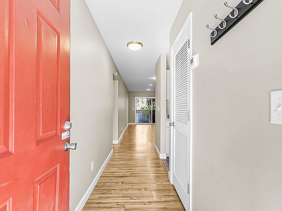 3rd image of 1530 Fort Johnson Rd APT 1C