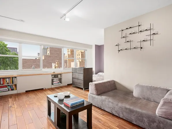 101 West 12th Street image 1 of 6