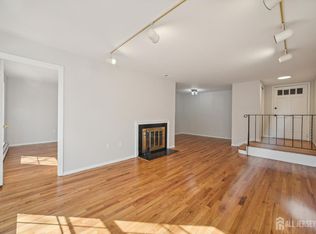 323 Gill Ln APT 11C, Iselin, NJ 08830