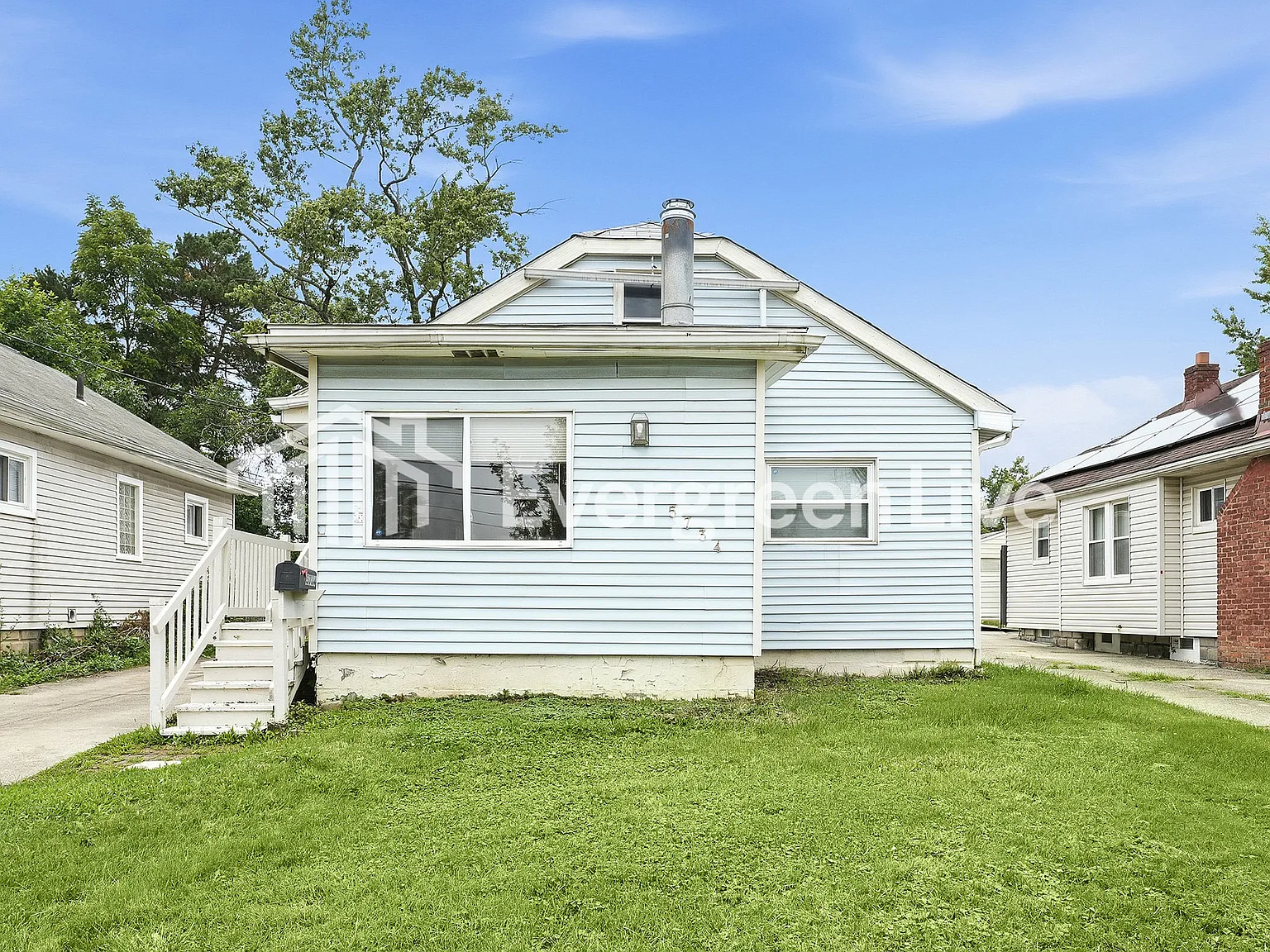 3 bed, 1.0 bath, 803 sqft, $1,395 — Photo 1