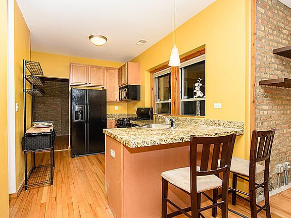 4th image of 1225 W Greenleaf Ave APT 1W