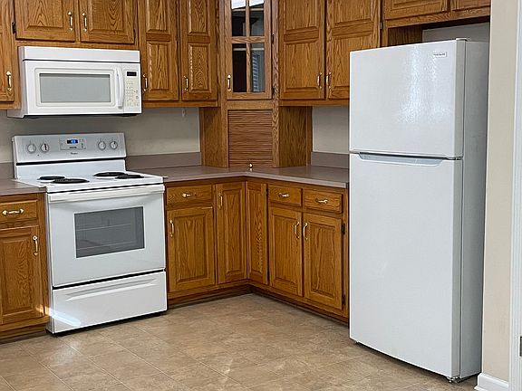 KITCHEN FACING REFRIGERATOR