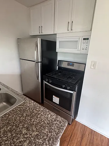 932 W 80th St #5 Photo 1