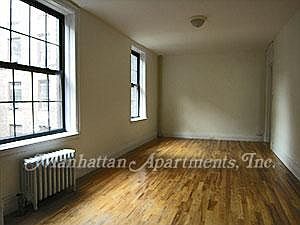 1st image of 300 W 149th St