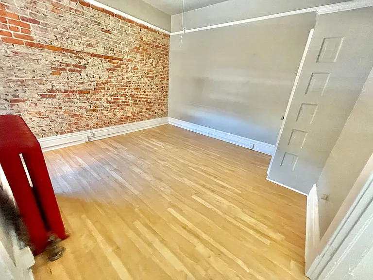 106 S Cedar St — Photo 19