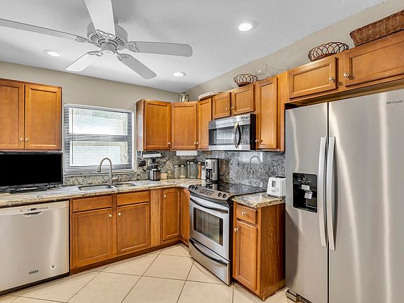 2nd image of 2641 NW 4th Avenue