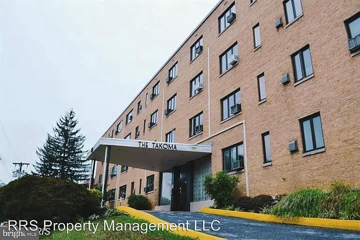 1st image of 111 Lee Ave APT 106