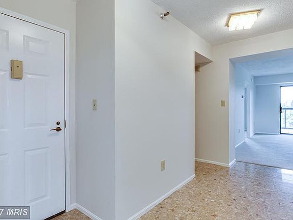 4th image of 15101 Interlachen Dr #1-926