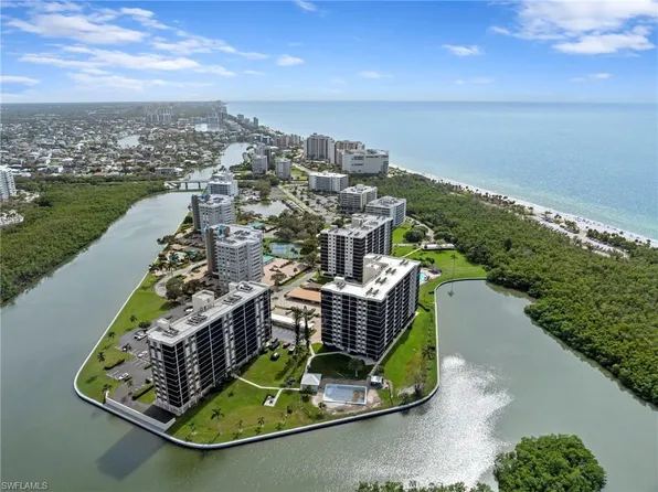 15 Bluebill AVE #1105, NAPLES, FL 34108