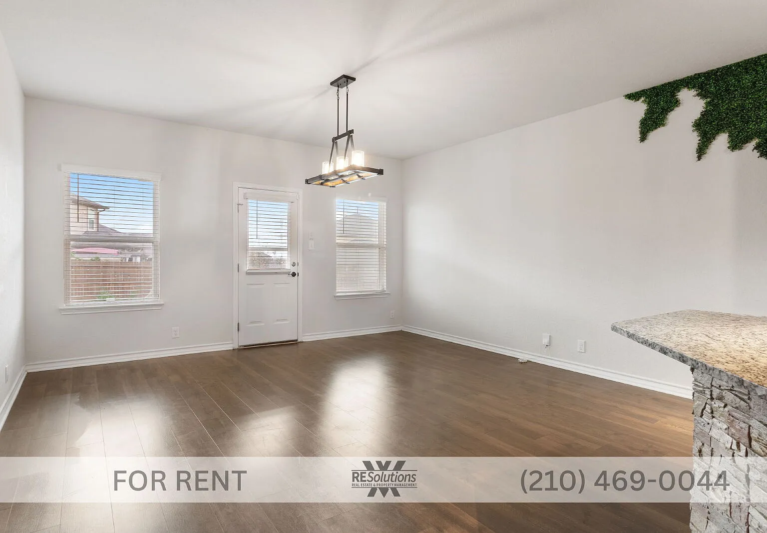 5 bed, 3.5 bath, 2680 sqft, $2,400 — Photo 4