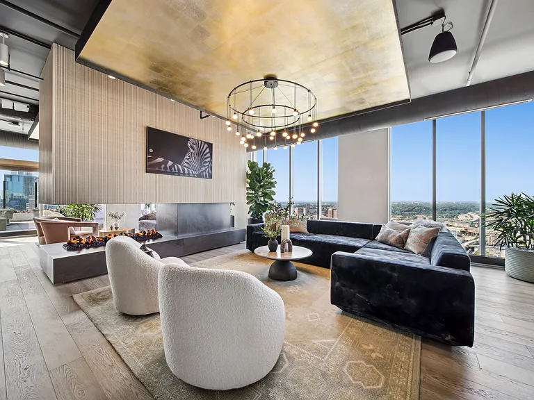 Sky Lounge