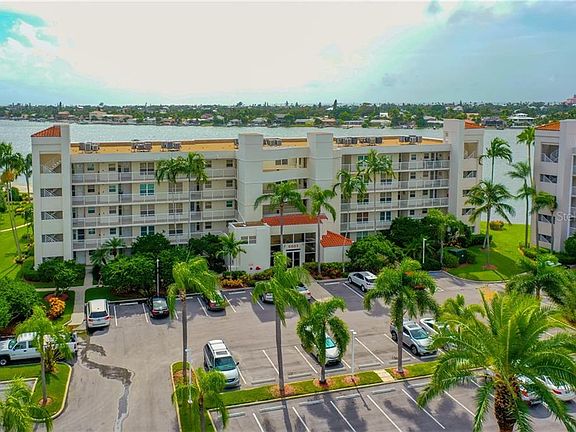 2nd image of 6001 Bahia Del Mar Cir APT 425