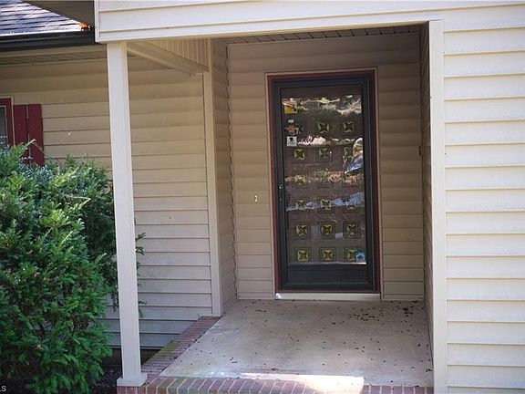 2nd image of 907 Baker Dr