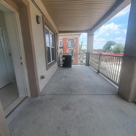 5052-54 Walnut St #301 — Photo 6