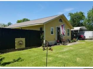 808 Steele Rd, Highlands, TX 77562